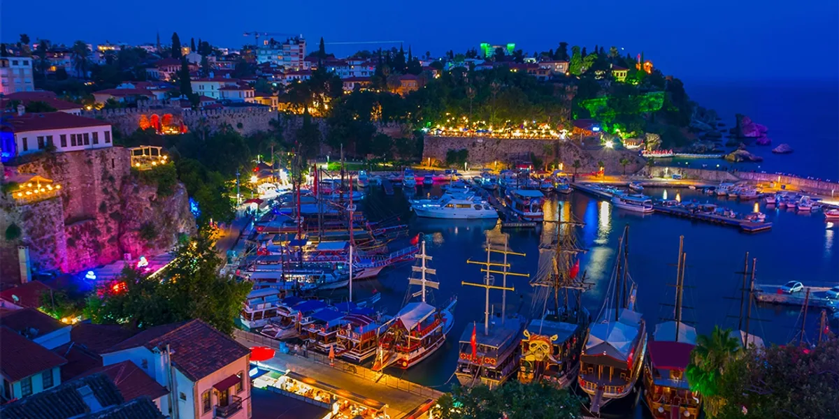 Antalya marina gece ışıkları